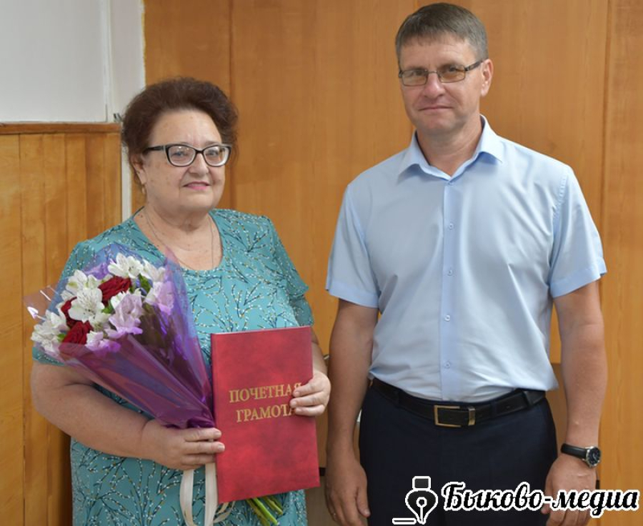Татьяне Бреусовой вручена почетная грамота председателя Волгоградской областной Думы