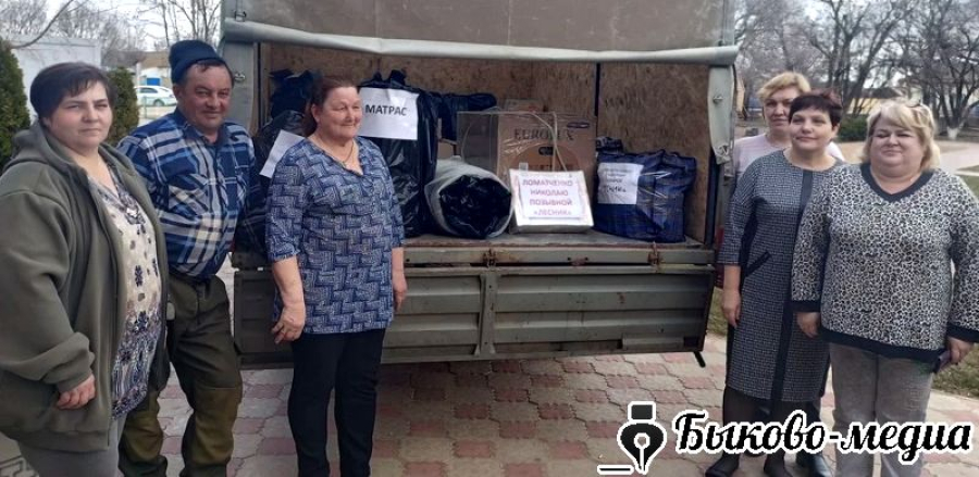 Жители села Новоникольское передали на фронт очередную партию гуманитарной помощи