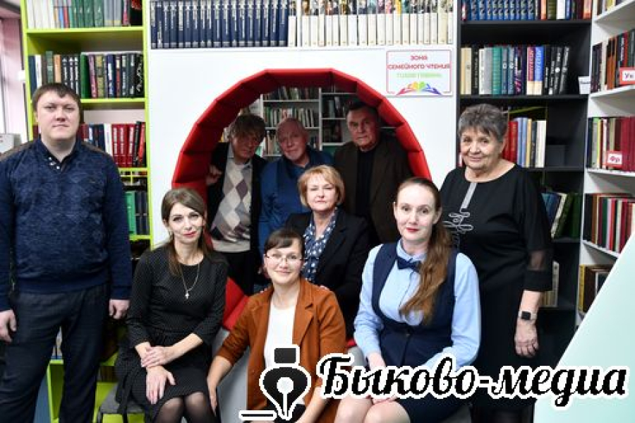 Коммунаровцы принимали поздравления
