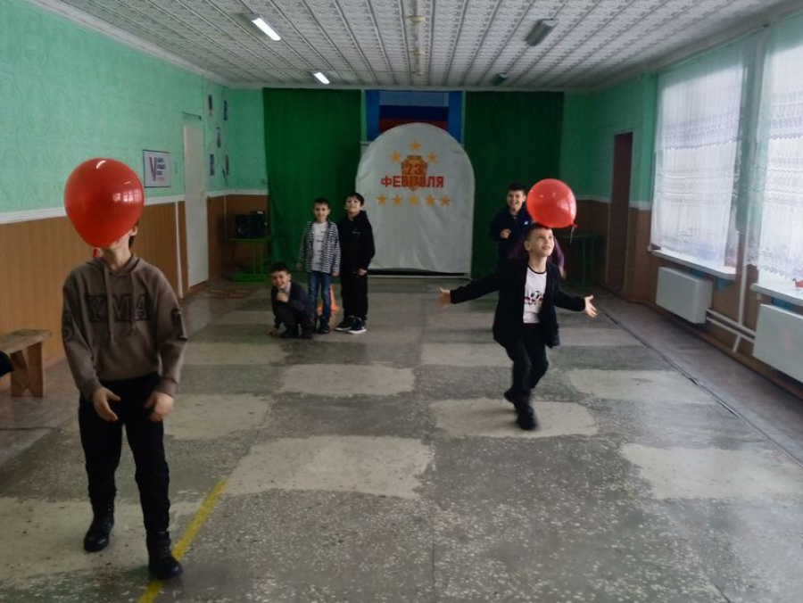 В Садовом прошла игра "Вперед, мальчишки!"