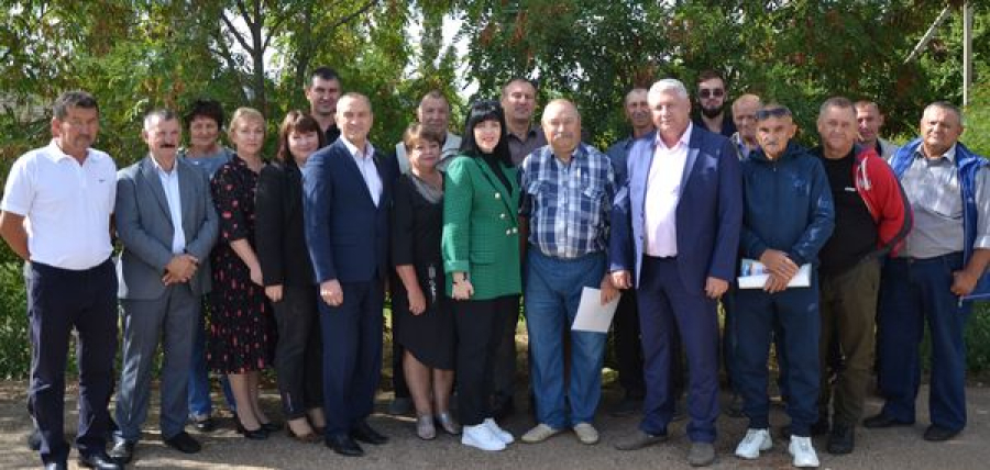 Работников Быковского лесничества поздравили с праздником