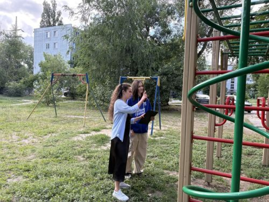 &laquo;Единая Россия&raquo; проводит мониторинг безопасности детских площадок и летних лагерей в Волгоградской области