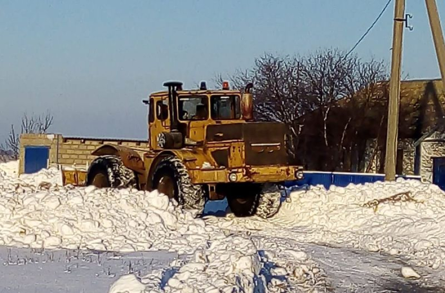 В селе Солдатско-Степное  ведут расчистку дорог от снега