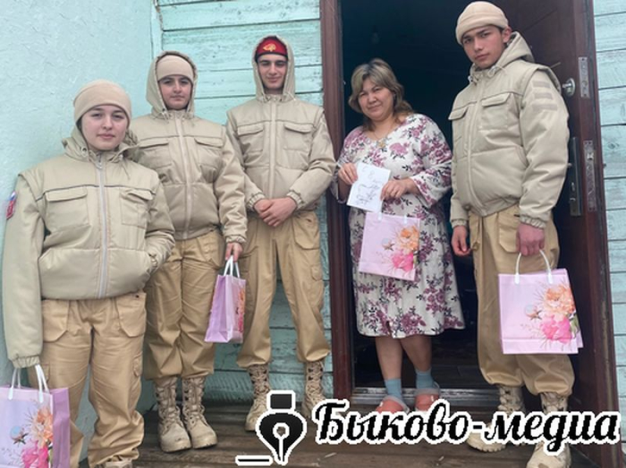 Юнармейцы Красносельца подарили землячкам открытки