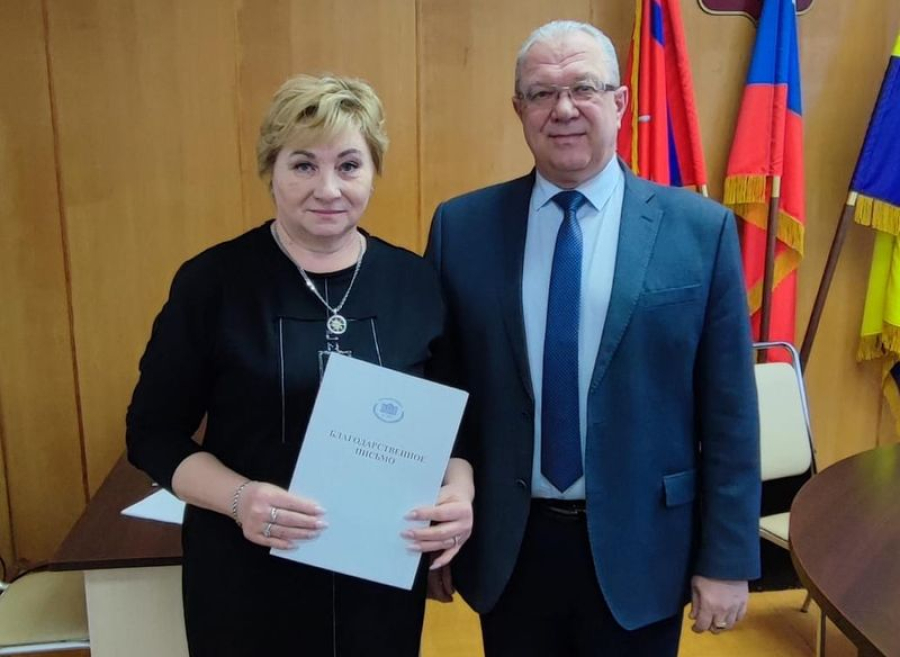Галине Давыдовой передали благодарственное письмо от депутата Госдумы