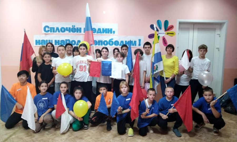 В Новоникольске прошла игра - &laquo;Сплочен и един, наш народ непобедим!&raquo;