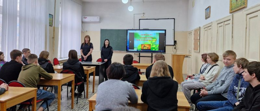 В техникуме прошёл правовой час "От правил к праву"