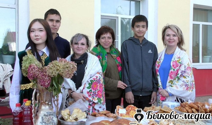 Осеннюю ярмарку изобилия провели в Приморской средней школе