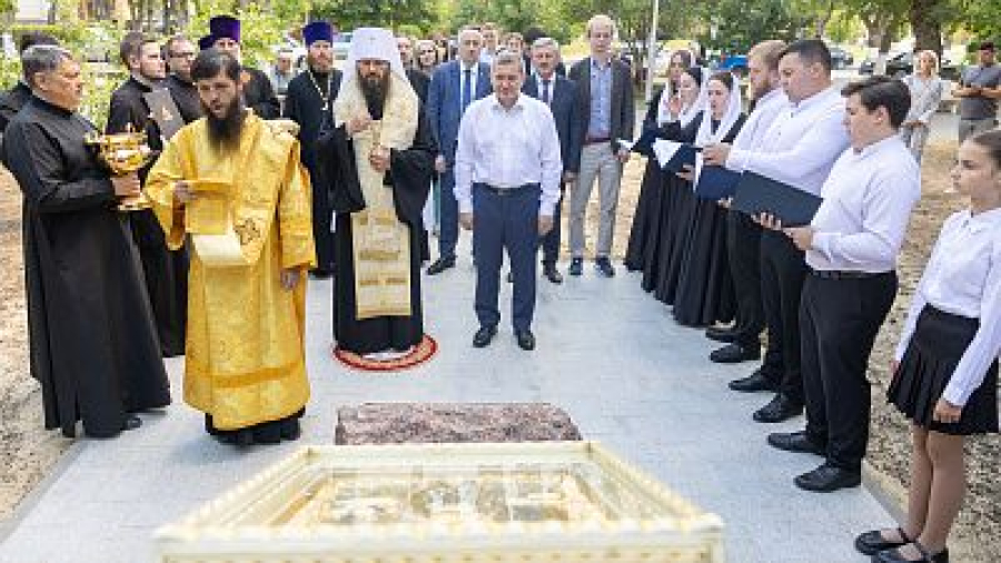 Андрей Бочаров принял участие в закладке камня на месте будущего культурно-просветительского центра
