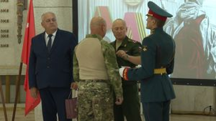 В Волгограде шестерым героям СВО вручили ордена и медали