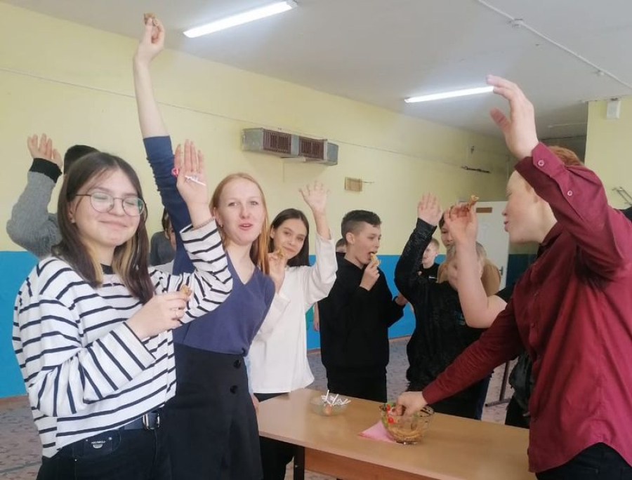 В Луговой Пролейке провели игру "Как на масленичной неделе"