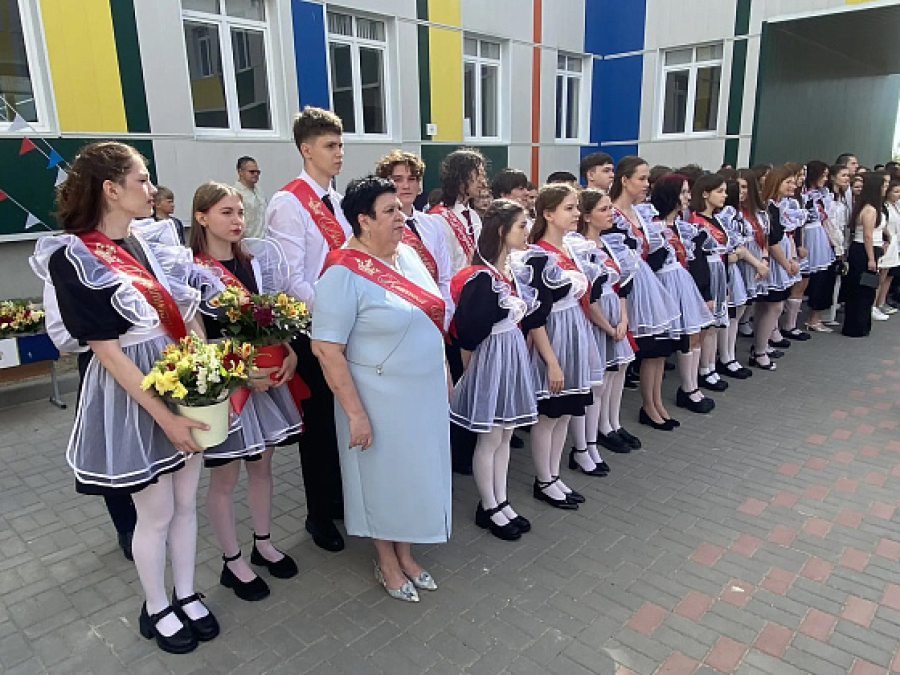 Последний звонок прозвенел для 35,5 тысячи выпускников Волгоградской области