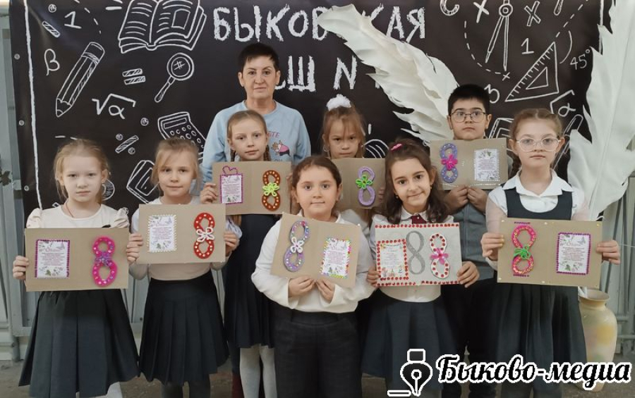 В Быково прошёл мастер - класс "Тепло рук и любовь в петельках"