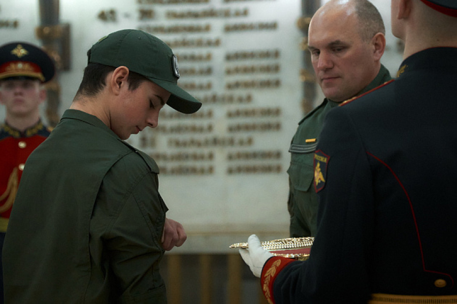 Лучшие волгоградские курсанты центра &laquo;ВОИН&raquo; получили знаки отличия