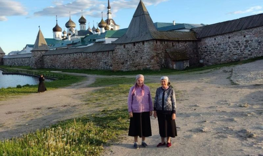 Прихожане из Приморска совершили паломничество по святым местам