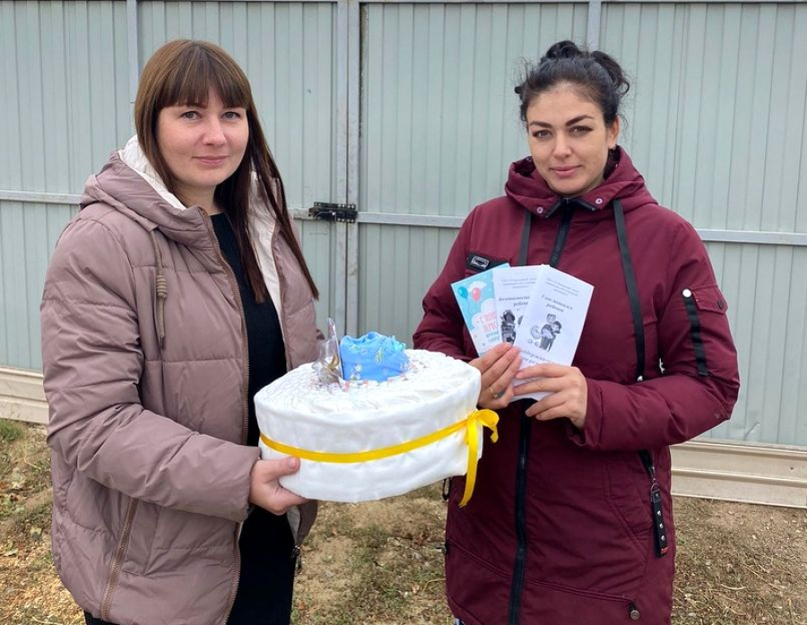 В районе продолжают акцию &laquo;Подарок новорожденному&raquo;