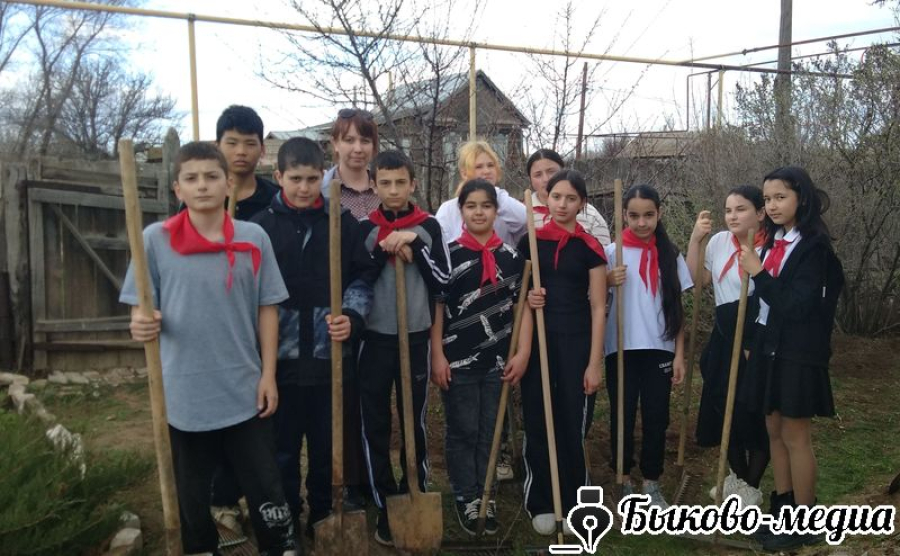 Приморские школьники навестили подшефную труженицу тыла Прасковью Ширяеву