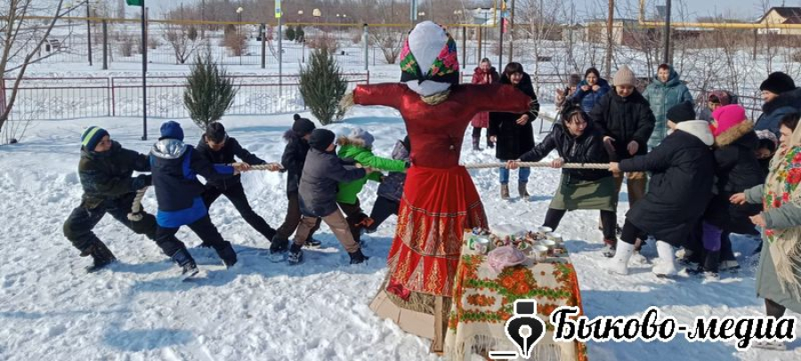 В Александровке весело простились с зимой