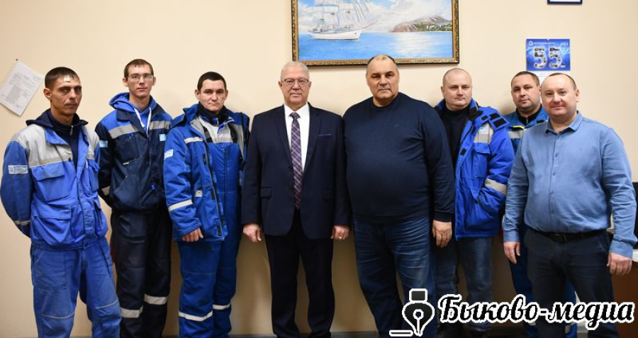 Глава района поздравил энергетиков с профессиональным праздником