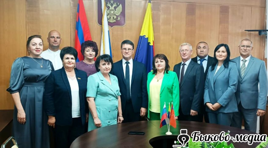 Главам девяти поселений района вручены удостоверения