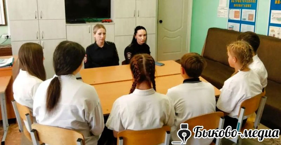 В Быковском СРЦ прошел круглый стол &laquo;Закон и подросток&raquo;