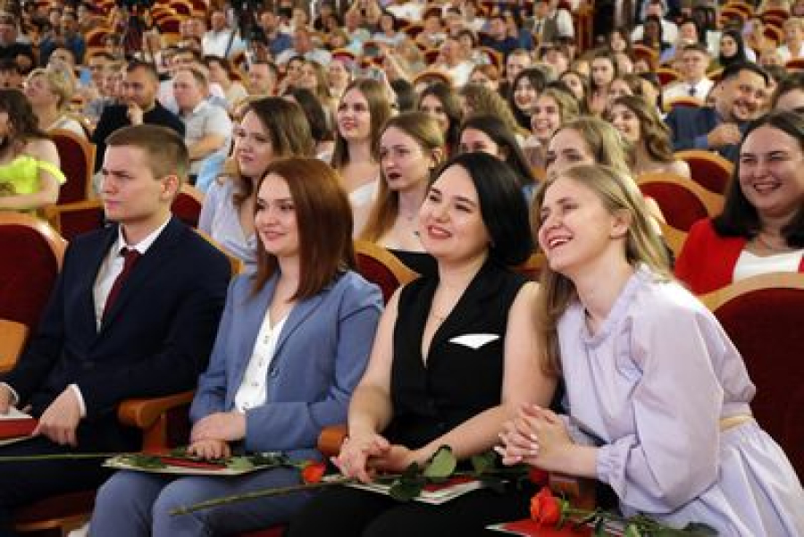 В волгоградских вузах началась пора выпускных