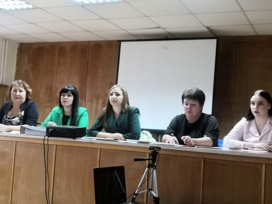 Состоялось заседание комиссии по делам несовершеннолетних