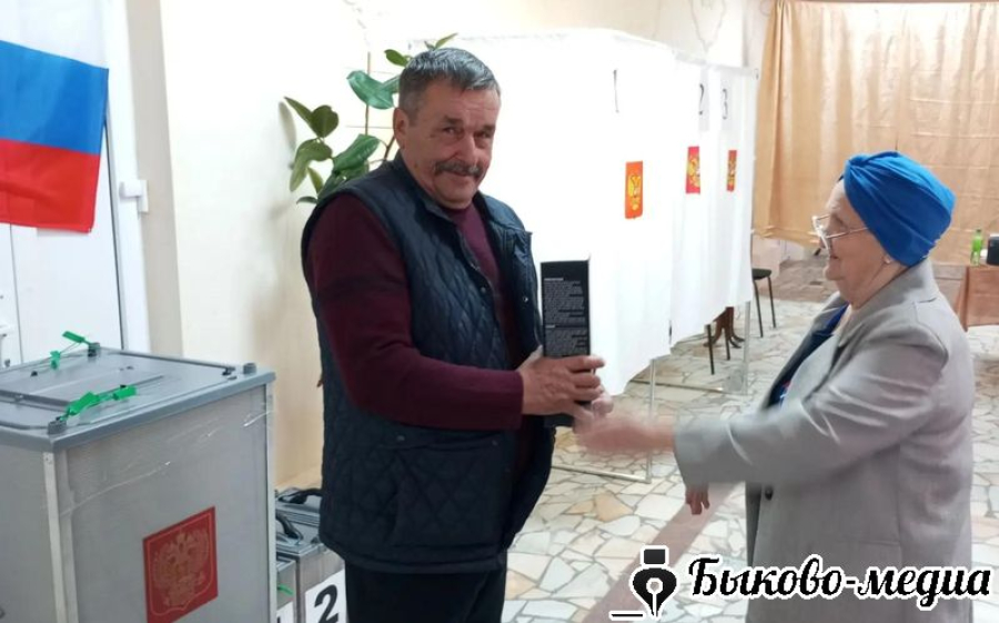 В Красносельце голосование стартовало торжественно и по плану