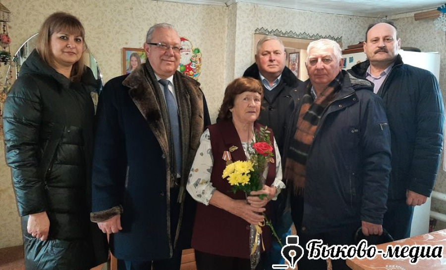 Жителям Быково передали  поздравления губернатора с 81-й годовщиной Победы в Сталинградской битве
