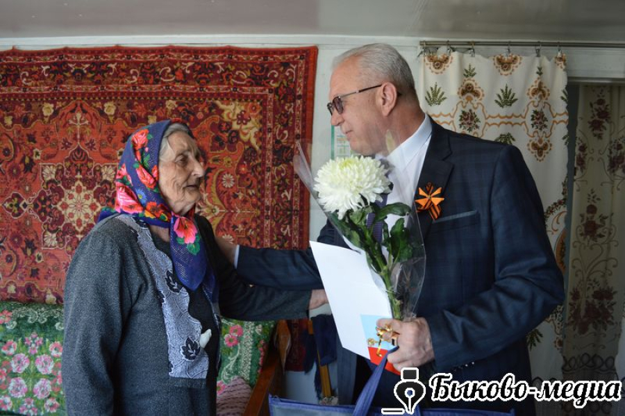 Александр Рычагов  поздравил ветеранов с 80-летием Победы