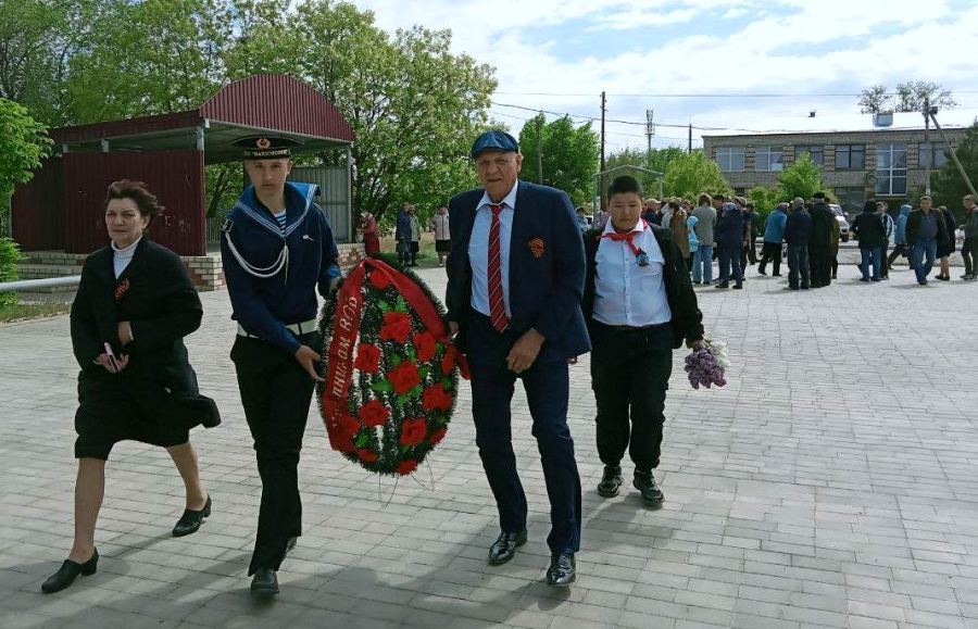 В Верхнем Балыклее после митинга всех накормили солдатской кашей