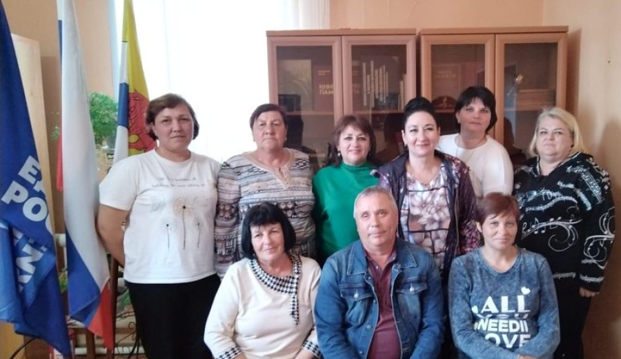 В Новоникольском поздравили активистов местного самоуправления