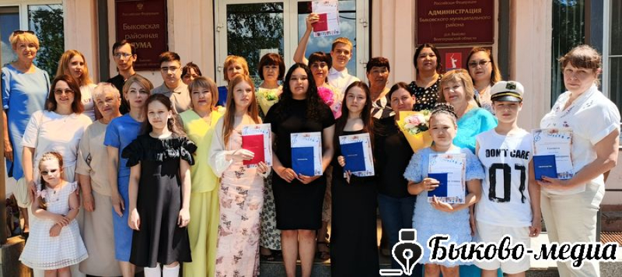 В ДШИ выпускникам вручили свидетельства об окончании школы