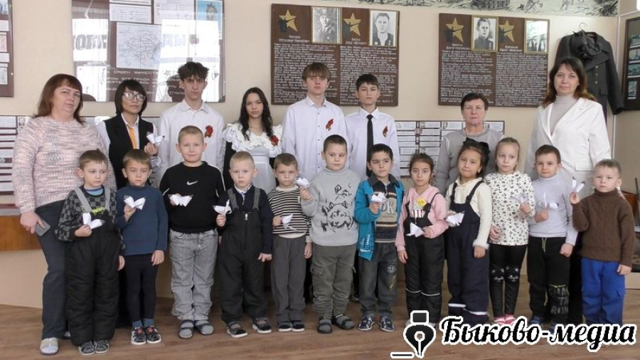 Воспитанники детского сада &laquo;Сказка&raquo; побывали в музее &laquo;Красная гвоздика&raquo; Приморской школы