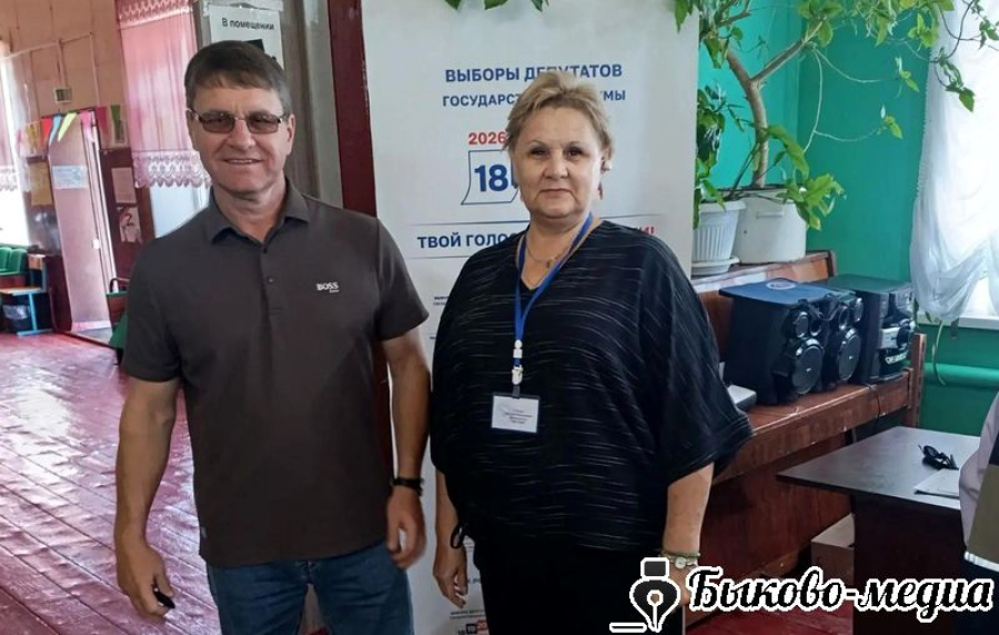 Глава района Андрей Рассохин проверил ход голосования в селах района