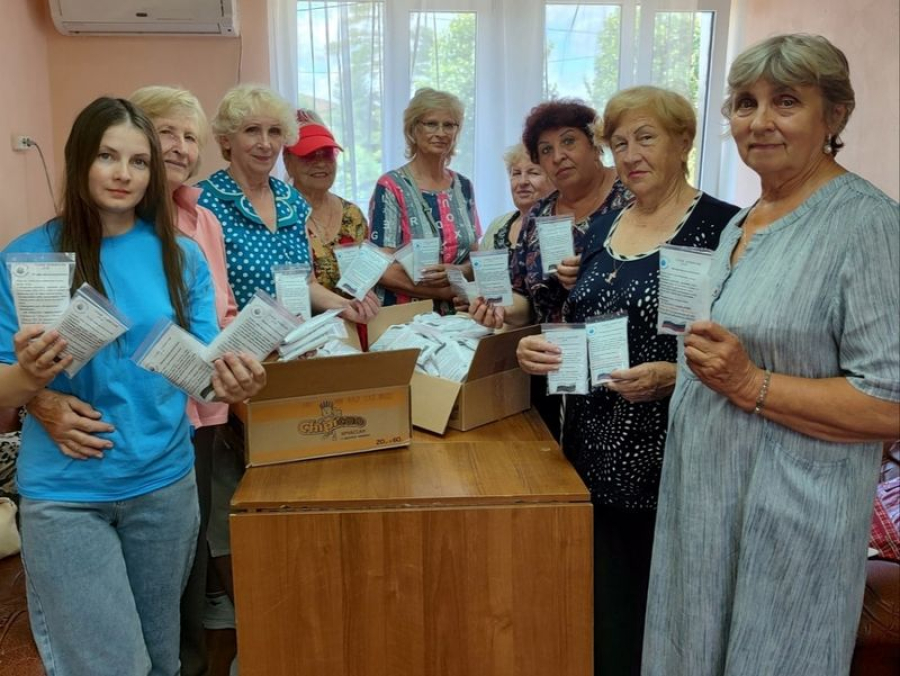 "СЕРЕБРЯНЫЕ ВОЛОНТЕРЫ"  ИЗГОТОВИЛИ &laquo;СУХОЙ ДУШ&raquo; ДЛЯ БОЙЦОВ СВО
