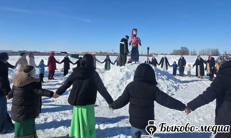 В Побединском поселении с Масленицей простились, соблюдая традиции