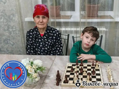 &laquo;Бабушка на час&raquo;: серебряные волонтёры укрепляют связь поколений