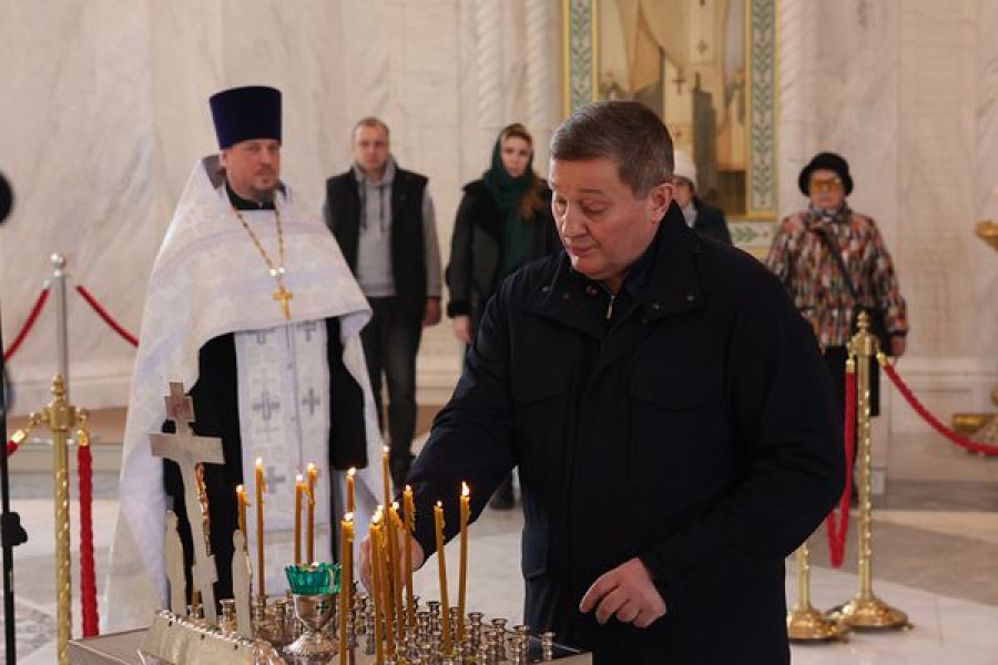 &laquo;Мы вместе. Скорбим&raquo;: Андрей Бочаров вместе с жителями почтил память погибших в &laquo;Крокус Сити Холле&raquo;