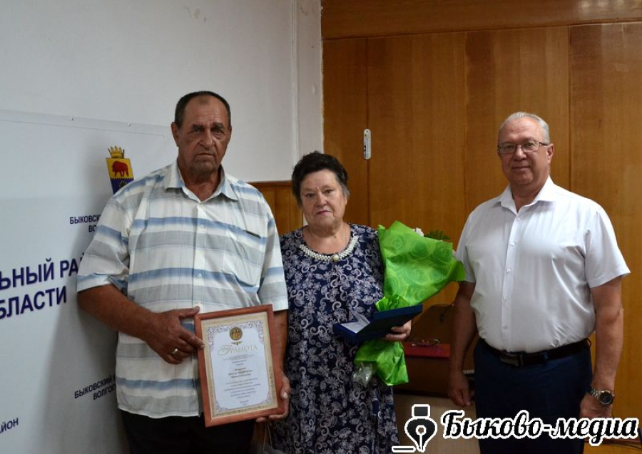 Семью Нестеровых наградили медалью  "За любовь и верность"