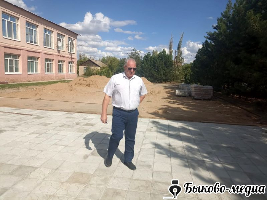 Глава района проверил ход реализации регионального проекта в Новоникольском