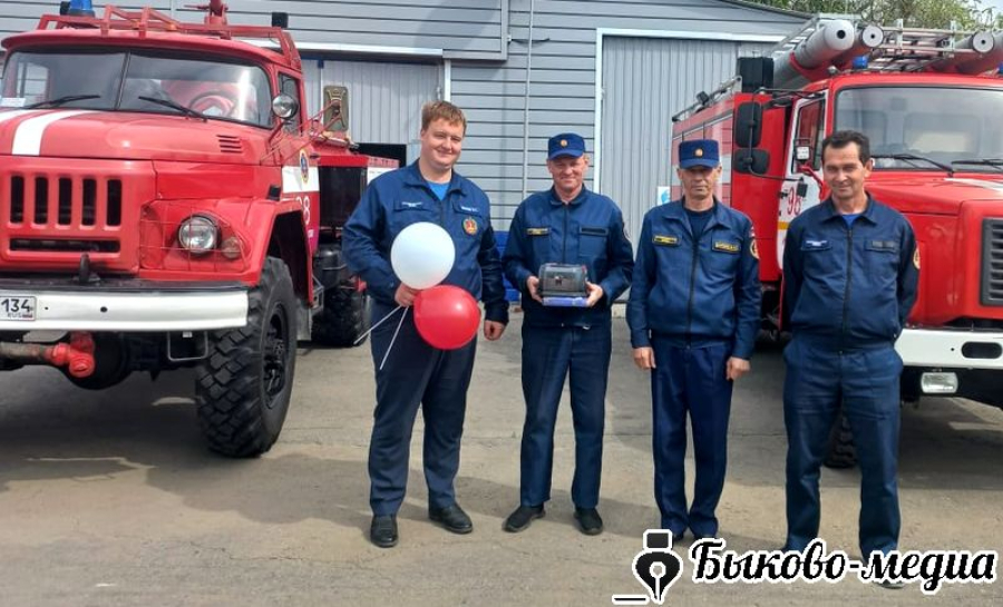 В Новоникольском поздравили пожарных с их профессиональным праздником