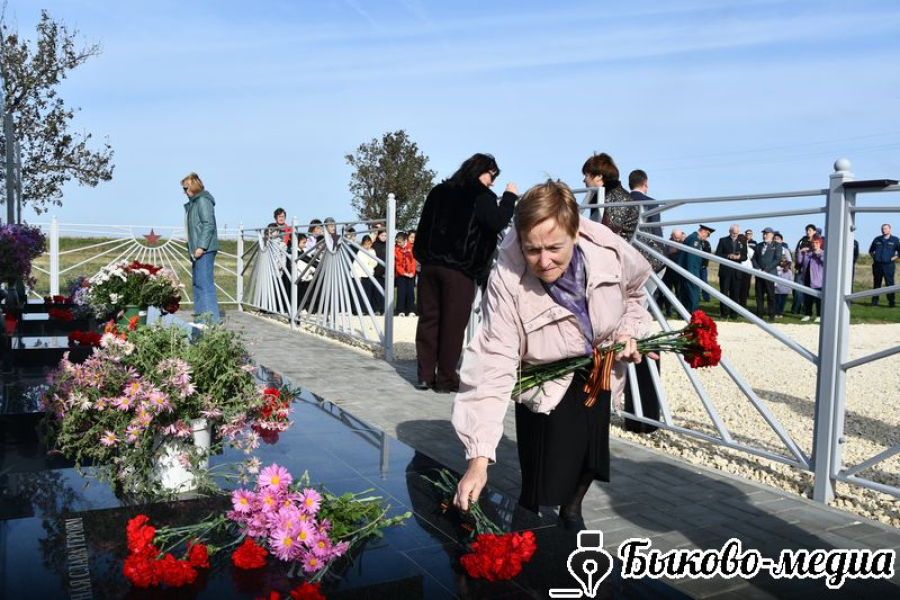 В хуторе Демидов состоялось открытие мемориала летчикам 8-й Воздушной армии