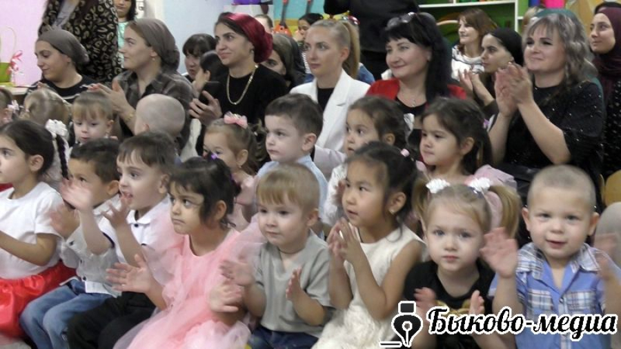 В Приморском  детском саду &laquo;Сказка&raquo; отметили День матери