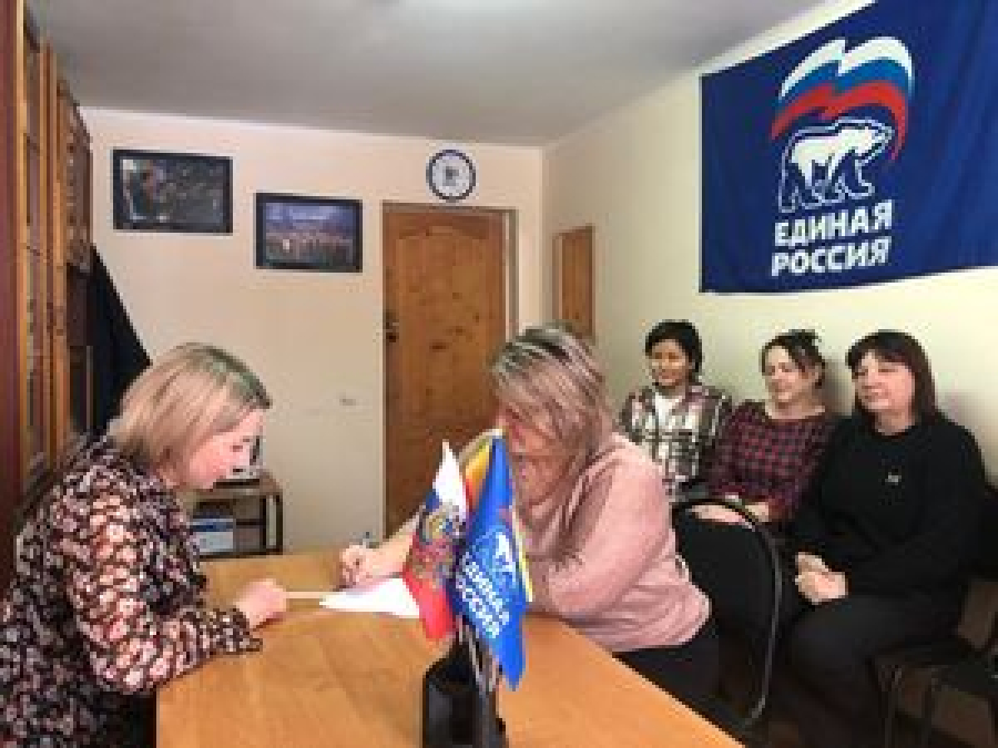 Единый день сбора подписей в поддержку Владимира Путина проходит в Волгоградской области