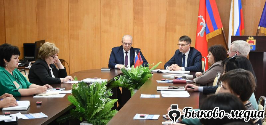 Депутаты заслушали отчеты руководителей района