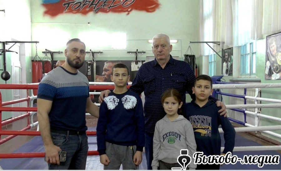 В Приморске побывал с визитом   заслуженный тренер России по боксу Валерий Макиенко