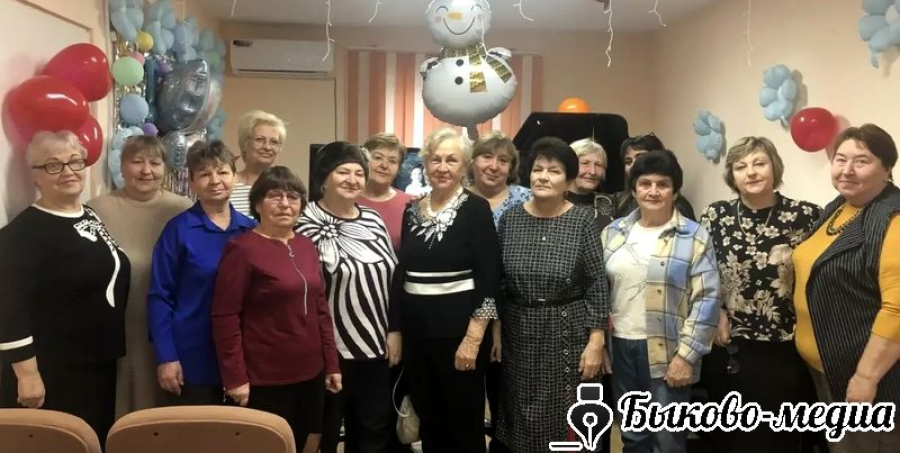 Преподаватели ДШИ устроили концерт для "серебряных" волонтеров