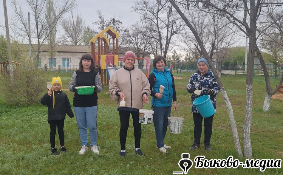 В поселке  Зеленый прошел первомайский субботник!