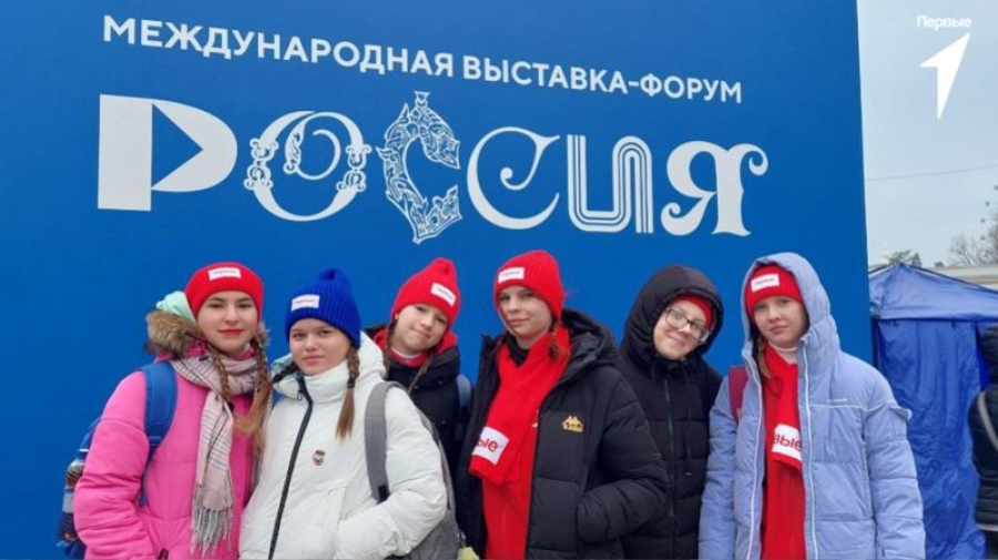 Школьница из Быково спела с Хором Первых в Москве